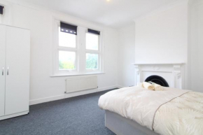 Cosy room in stafford road